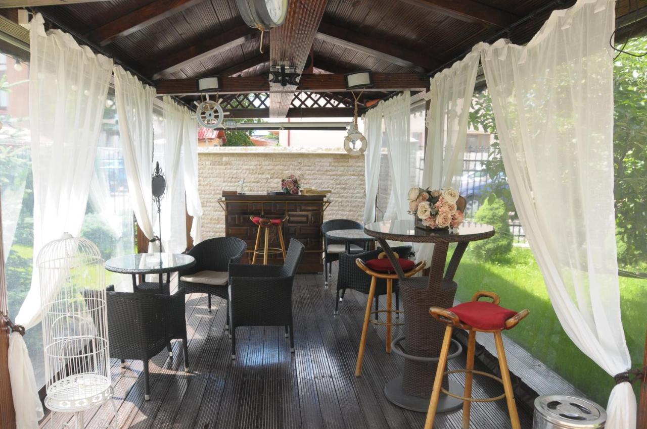 Pensiunea Casa Simoni Ploieşti Buitenkant foto