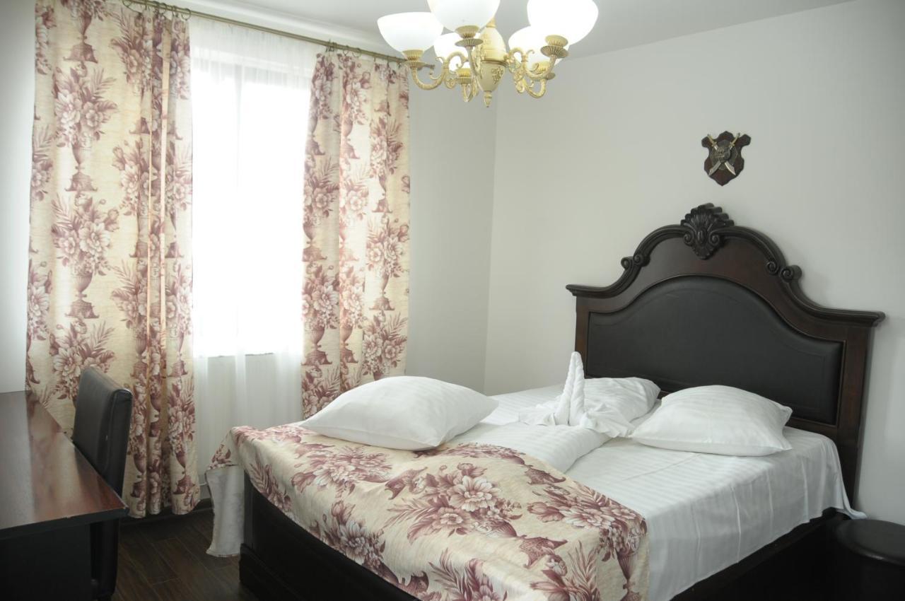 Pensiunea Casa Simoni Ploieşti Buitenkant foto