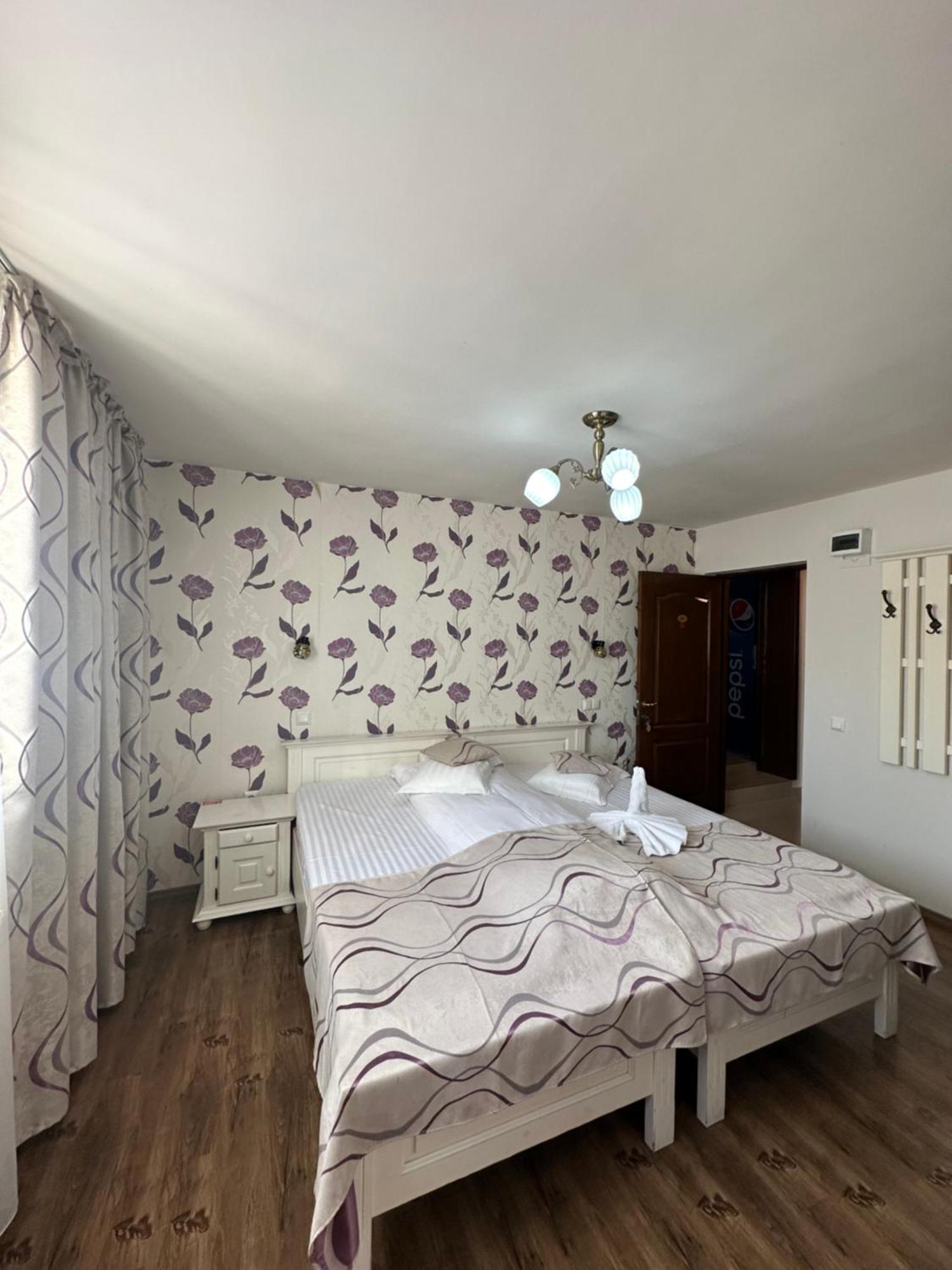 Pensiunea Casa Simoni Ploieşti Buitenkant foto