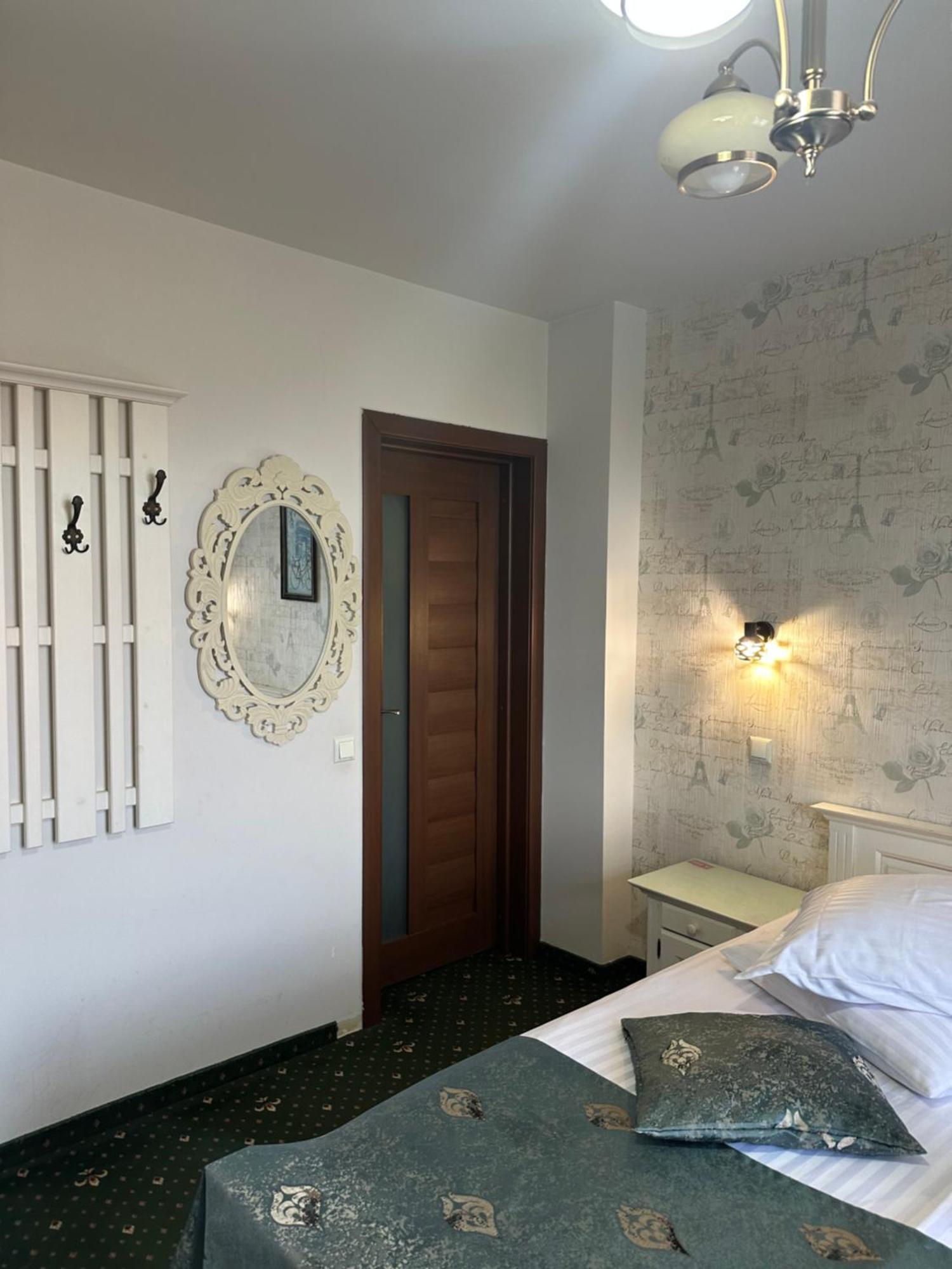 Pensiunea Casa Simoni Ploieşti Buitenkant foto