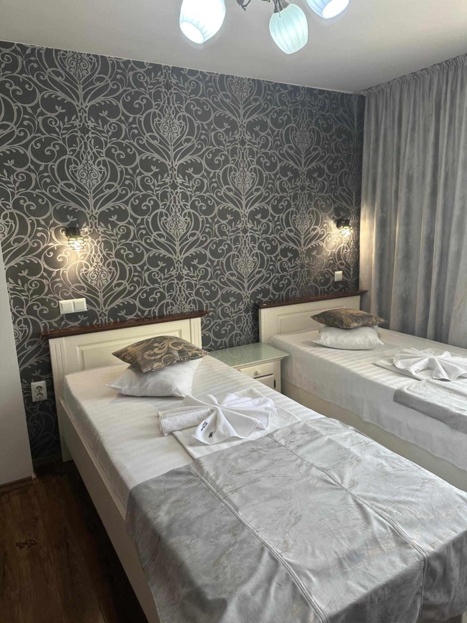 Pensiunea Casa Simoni Ploieşti Buitenkant foto