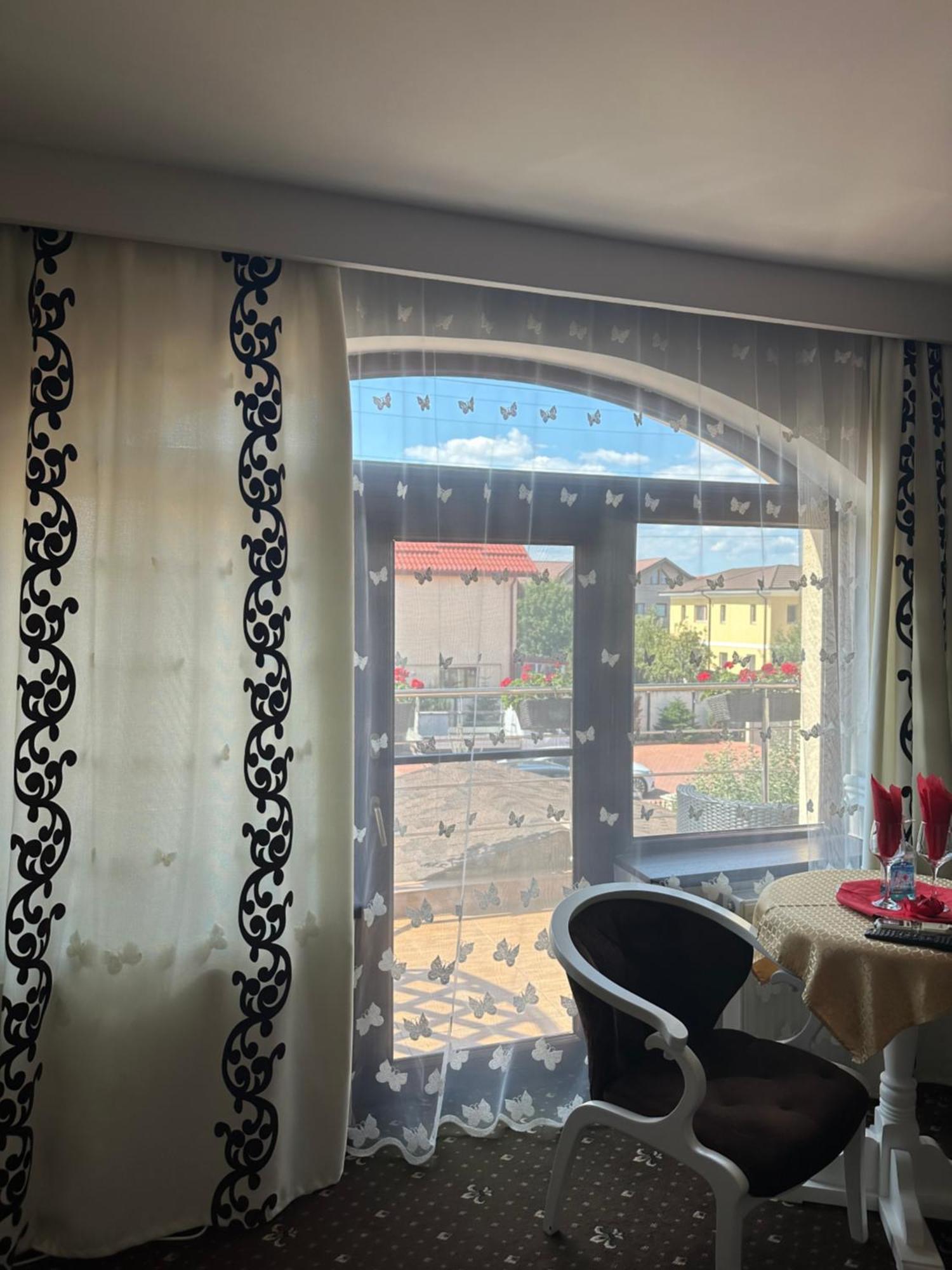 Pensiunea Casa Simoni Ploieşti Buitenkant foto