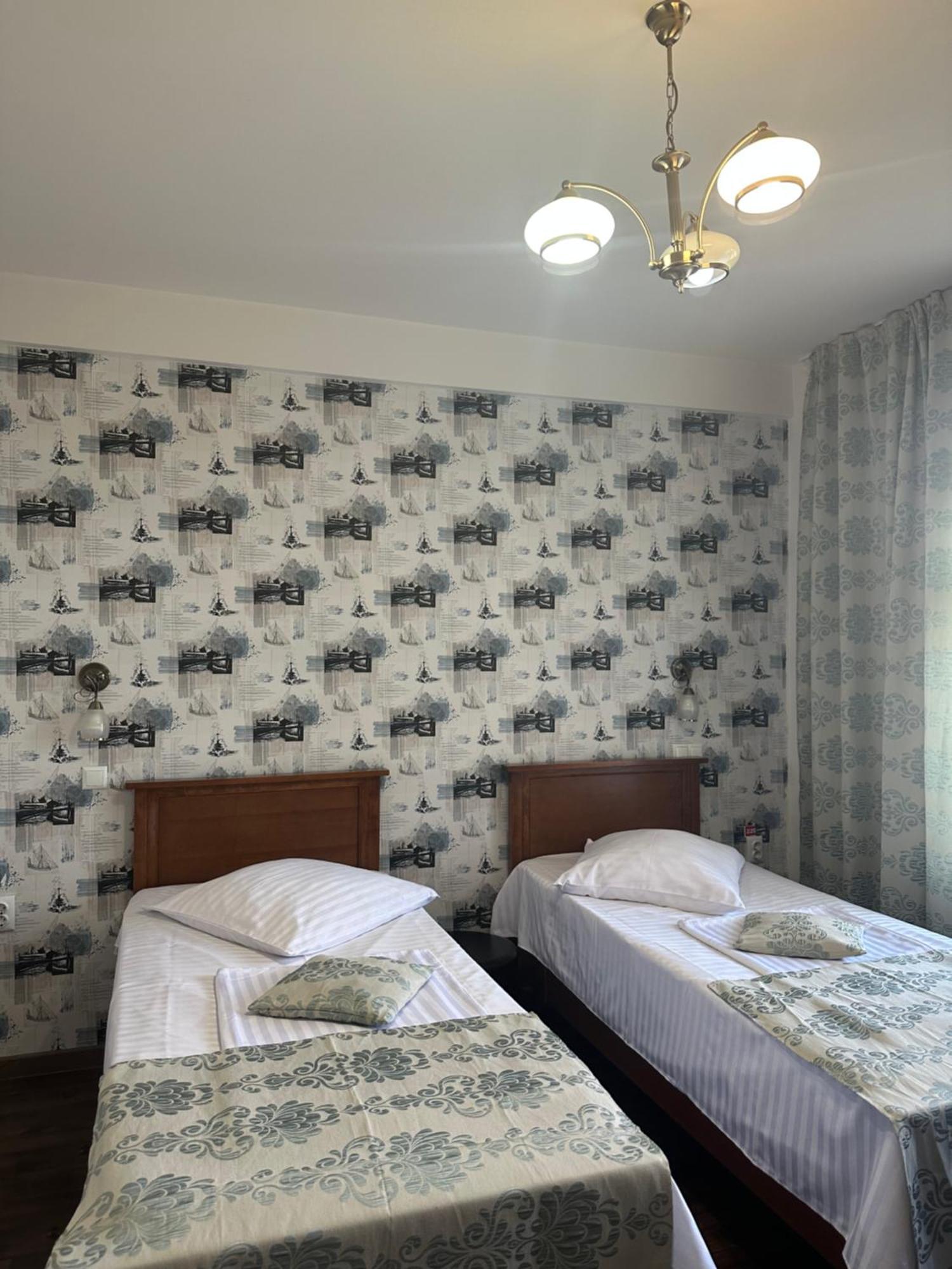 Pensiunea Casa Simoni Ploieşti Buitenkant foto