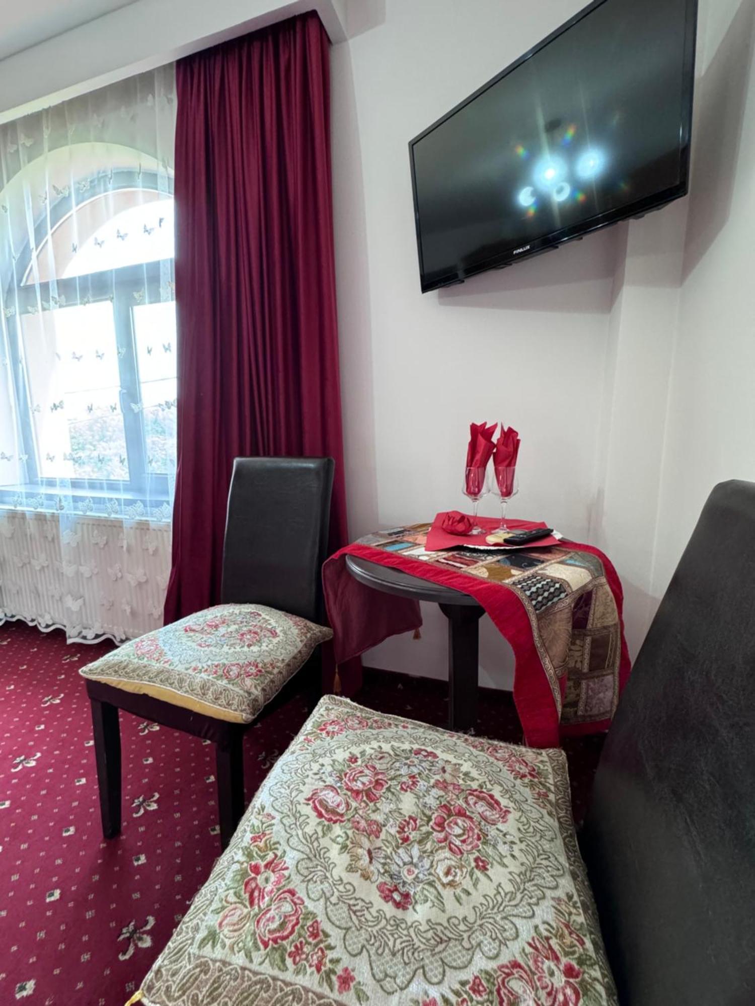Pensiunea Casa Simoni Ploieşti Buitenkant foto