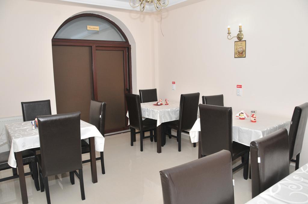Pensiunea Casa Simoni Ploieşti Buitenkant foto