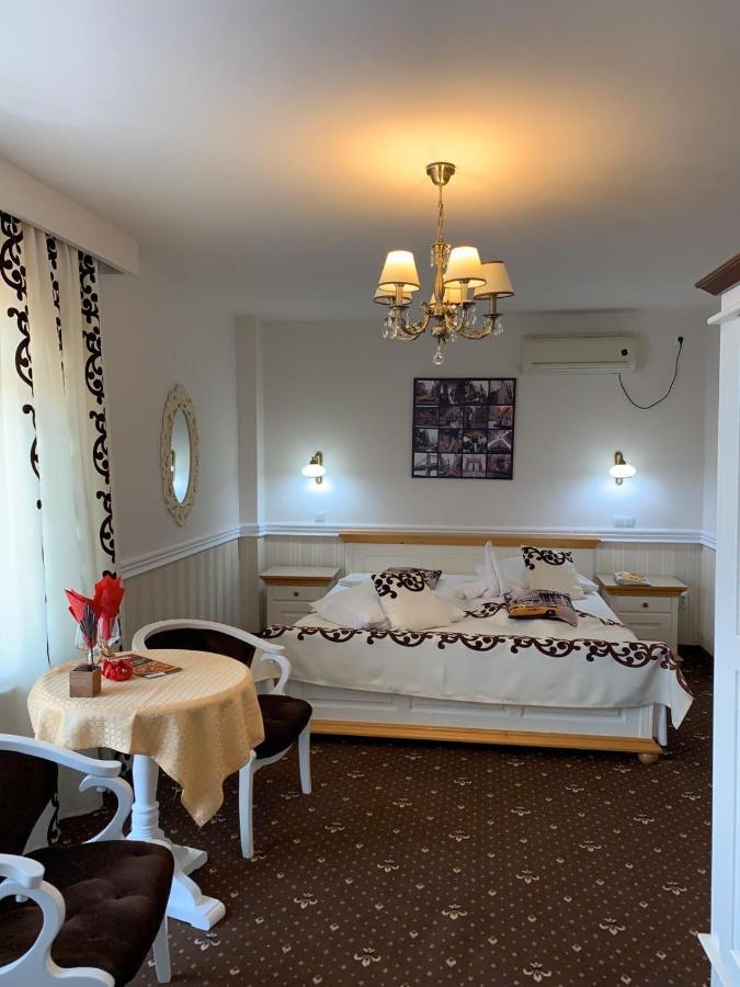 Pensiunea Casa Simoni Ploieşti Buitenkant foto